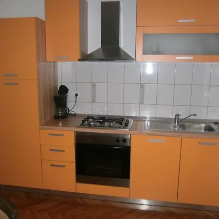 Ferienwohnung In Mit Terrasse Und Garten * Novi Vinodolski