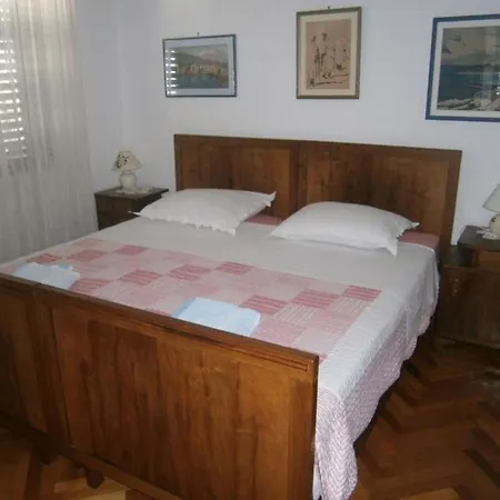 Ferienwohnung In Mit Terrasse Und Garten Apartamento Novi Vinodolski