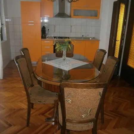 Apartamento Ferienwohnung In Mit Terrasse Und Garten *